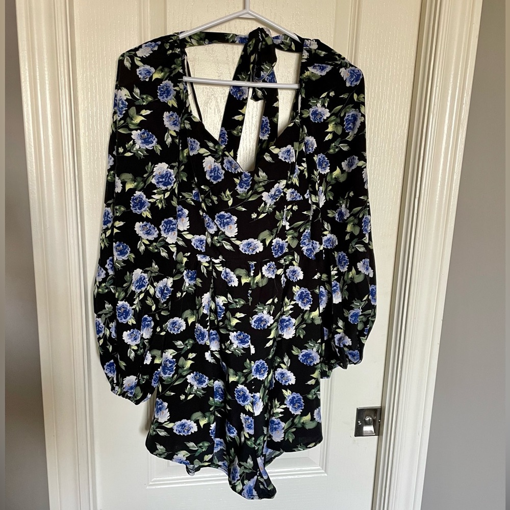 NWT Kiss the Sky BOHO floral romper